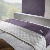 Boxspring s televizí, detail čela při zavření